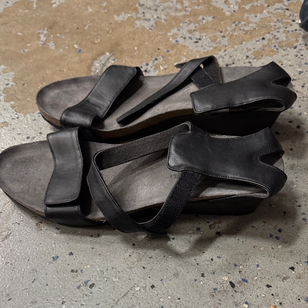 Naot Black Women's Sandals size 42